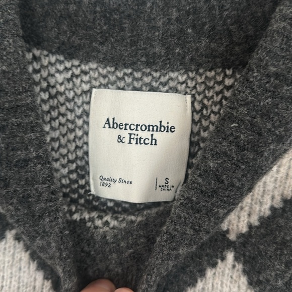 Abercrombie & Fitch Crewneck Sweater - Picture 4 of 7